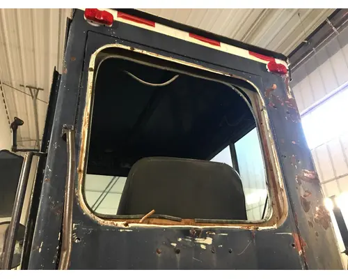 PETERBILT YT 30 Cab Assembly