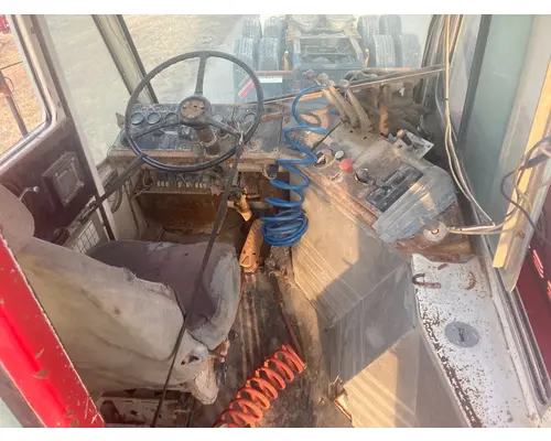 PETERBILT YT 30 Cab Assembly
