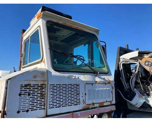 PETERBILT YT 30 Cab Assembly