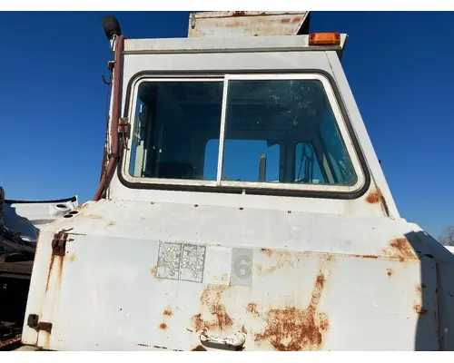 PETERBILT YT 30 Cab Assembly