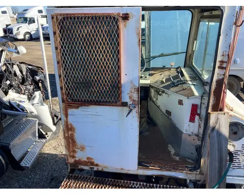 PETERBILT YT 30 Cab Assembly