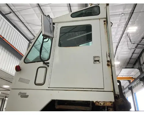 PETERBILT YT 30 Cab Assembly