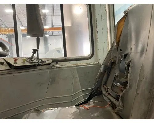 PETERBILT YT 30 Cab Assembly