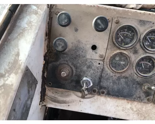 PETERBILT YT 30 Dash Assembly