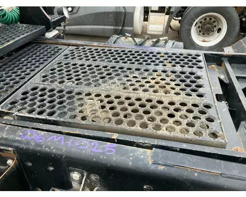 PETERBILT YT 30 Deckplate