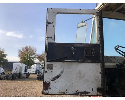 PETERBILT YT 30 Door Assembly, Front