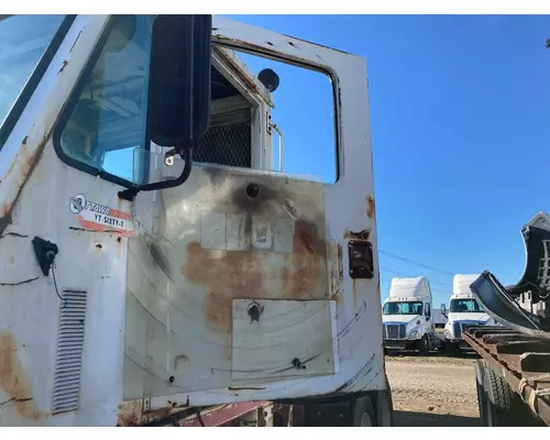 PETERBILT YT 30 Door Assembly, Front