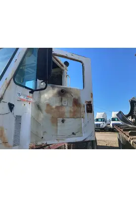 PETERBILT YT 30 Door Assembly, Front