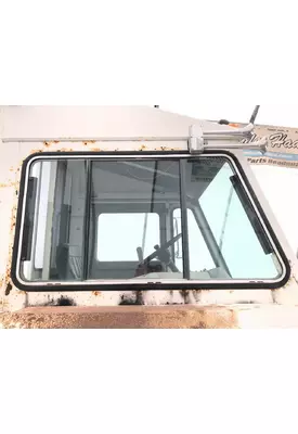 PETERBILT YT 30 Door Vent Glass, Front