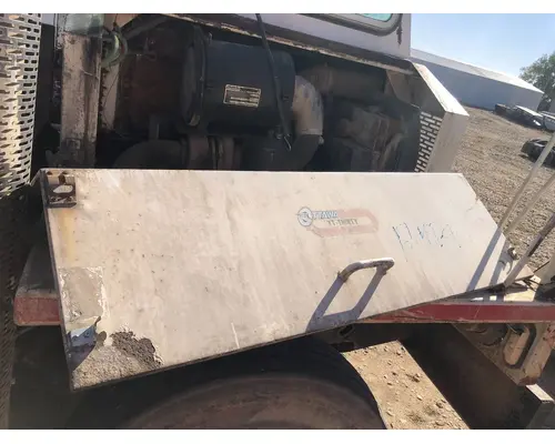 PETERBILT YT 30 Hood