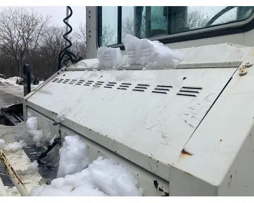 PETERBILT YT 30 Hood