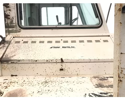 PETERBILT YT 30 Hood