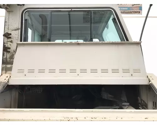 PETERBILT YT 30 Hood