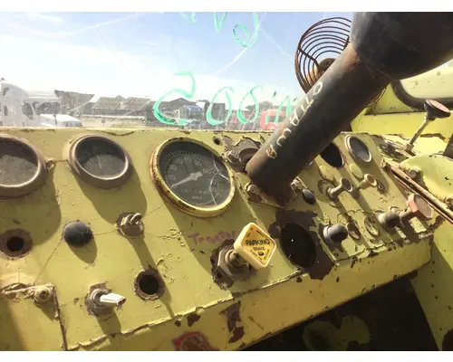 PETERBILT YT 30 Instrument Cluster