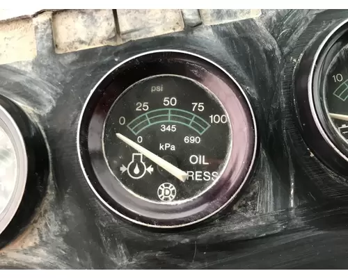 PETERBILT YT 30 Instrument Cluster