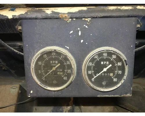 PETERBILT YT 30 Instrument Cluster