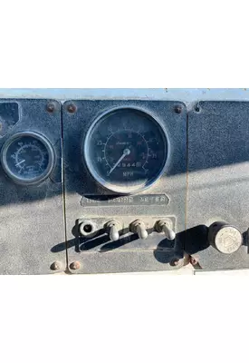 PETERBILT YT 30 Instrument Cluster