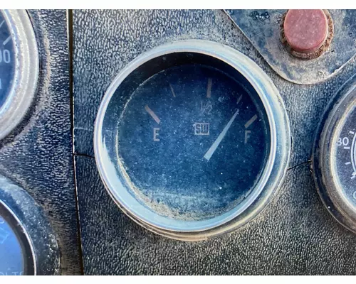 PETERBILT YT 30 Instrument Cluster