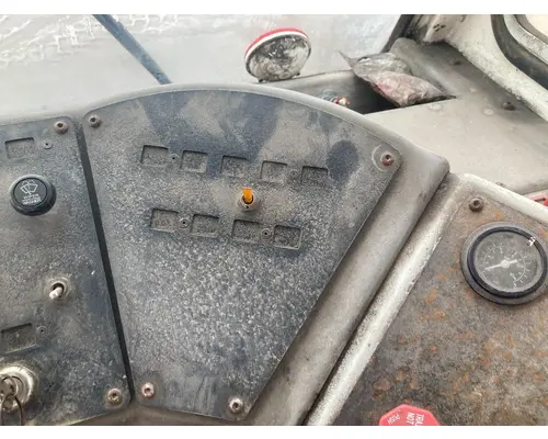 PETERBILT YT 30 Lighting, Misc.