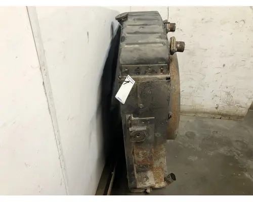 PETERBILT YT 30 Radiator