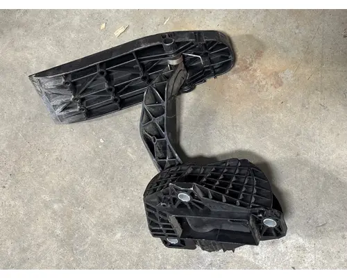 PETERBILT  Accelerator Parts