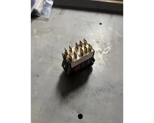 PETERBILT  Dash  Console Switch
