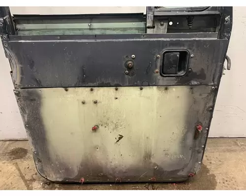 PETERBILT  Door Assembly, Front
