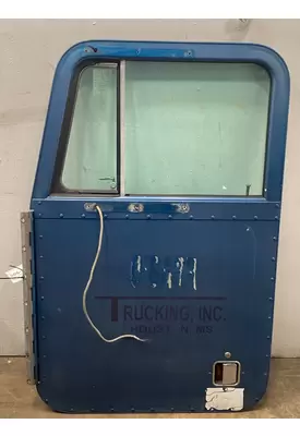 PETERBILT  Door Assembly, Front