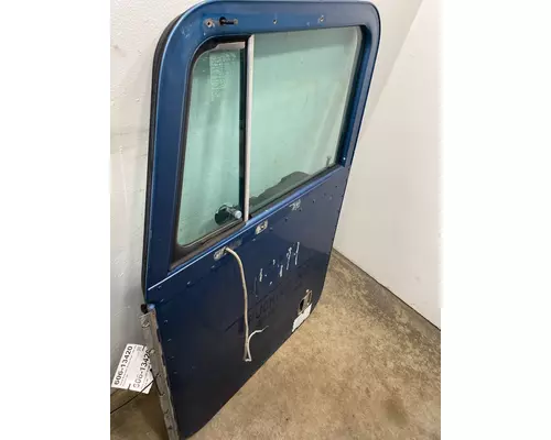 PETERBILT  Door Assembly, Front