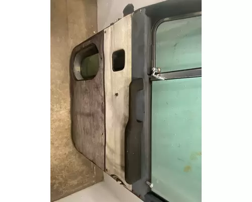 PETERBILT  Door Assembly, Front