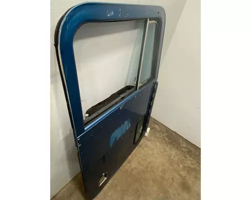 PETERBILT  Door Assembly, Front