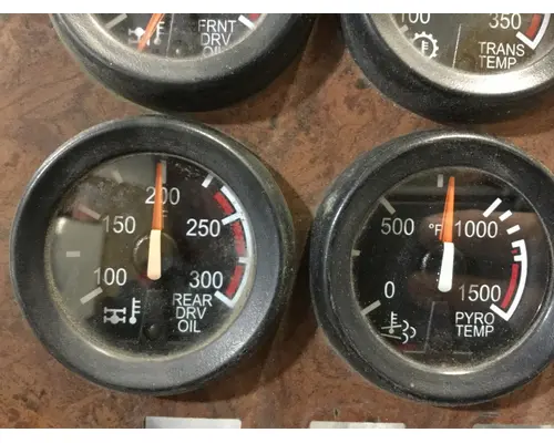 PETERBILT  INSTRUMENT CLUSTER