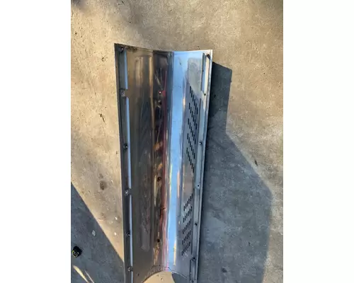 PETERBILT  Muffler Shield