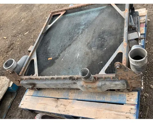 PETERBILT  Radiator