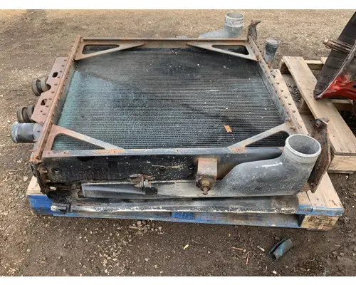 PETERBILT  Radiator