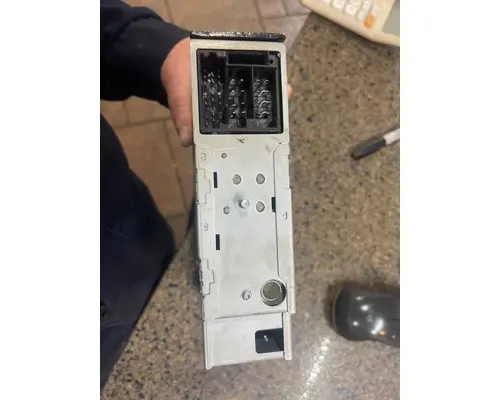 PETERBILT  Radio