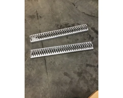 PETERBILT  Step