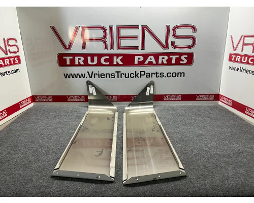 PETERBILT  Sun Visor - External