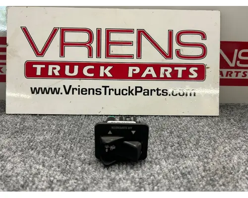 Dash / Console Switch PACCAR  Vriens Truck Parts