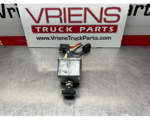 Dash / Console Switch PACCAR  Vriens Truck Parts