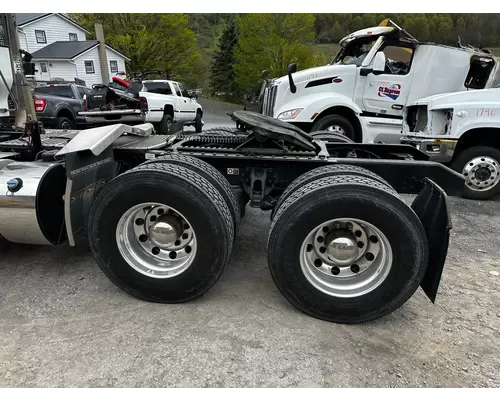 Cutoff Assembly (Housings & Suspension Only) PACCAR 40K Dutchers Inc   Heavy Truck Div  Ny