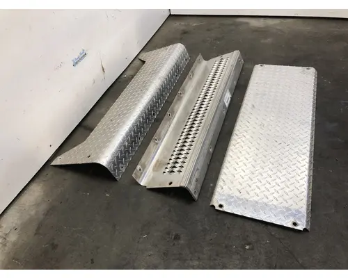 Paccar MX13 Exhaust DPF Assembly