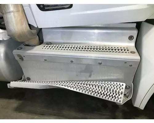 Paccar MX13 Exhaust DPF Cover