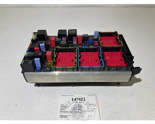 Fuse Box PACCAR P27-1232-0101 West Side Truck Parts