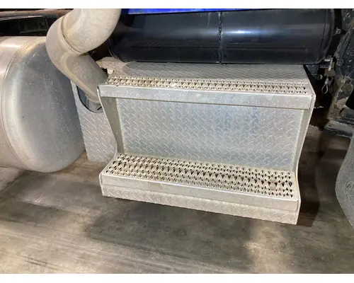 Paccar PX8 Exhaust DPF Assembly