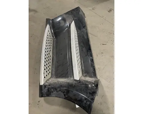 Sleeper Fairing PACCAR T700 K &amp; R Truck Sales, Inc.