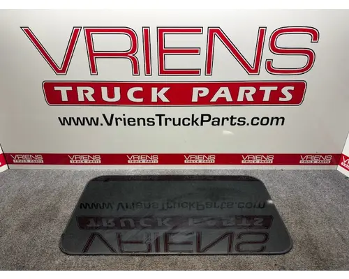 Back Glass PETERBILT  Vriens Truck Parts