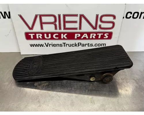 Brake / Clutch Pedal Box PETERBILT  Vriens Truck Parts