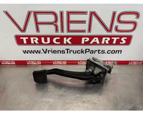 Brake / Clutch Pedal Box PETERBILT  Vriens Truck Parts