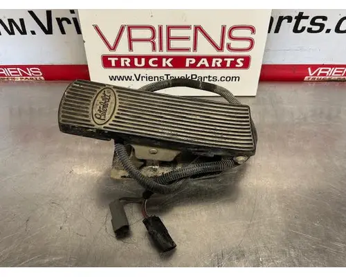 Brake / Clutch Pedal Box PETERBILT  Vriens Truck Parts